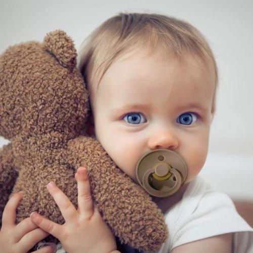 Bibs čiulptukas - kūdikis su meškiuku