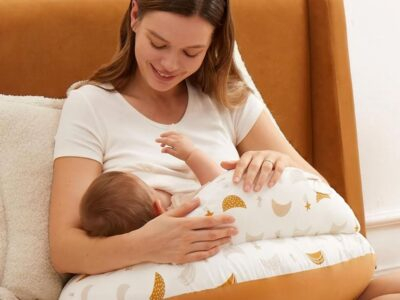 Kaip išsirinkti maitinimo pagalvę? Išsamus žindymo ir maitinimo pagalvių gidas