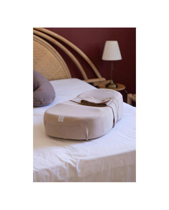 Cocoonababy gultukas Oat ant baltos lovos miegamajame